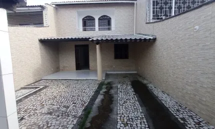 Casa com 3 Quartos + 1 Gabinete em Cajazeiras/ Fortaleza-CE