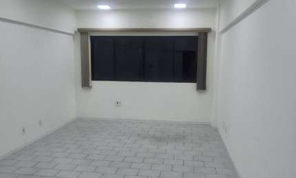 Sala comercial com 1 sala à venda na Avenida Júlio Abreu, 160, Varjota, Fortaleza
