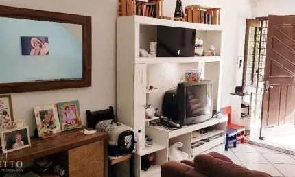 Casa com 2 quartos à venda na Rua Almiro Coimbra, 110, Morro Santana, Porto Alegre