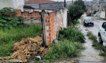 Terreno à venda na Rua Cornélio Procópio, Paloma, Colombo