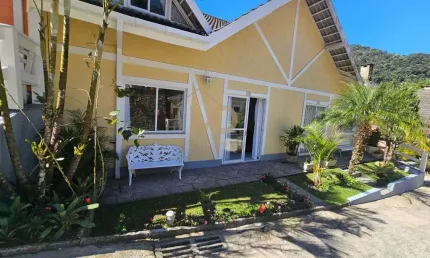 Casa em Condomínio para Venda em Teresópolis, Granja Guarani, 3 dormitórios, 1 suíte, 2 banheiros, 1 vaga