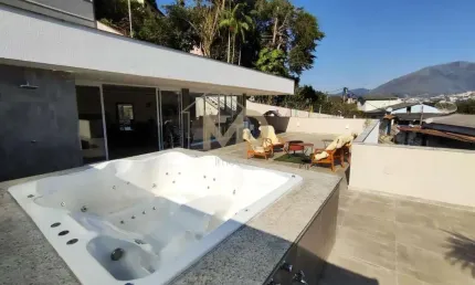 Casa para Venda em Teresópolis, Panorama, 3 dormitórios, 3 suítes, 5 banheiros, 2 vagas