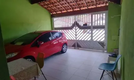 Casa Padrão para Venda em Balneário Maracanã Praia Grande-SP