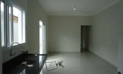 Casa Padrão para Venda em Jardim Real Praia Grande-SP