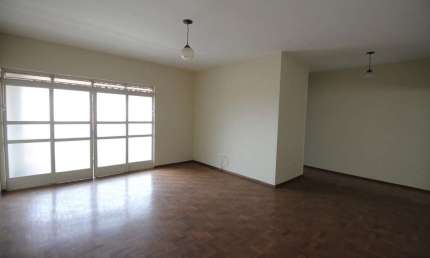 Casa com 3 dormitórios para alugar, 150 m² por R$ 2.120,00/mês - São Lázaro - São João da Boa Vista