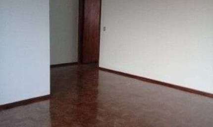 Casa com 3 dormitórios para alugar, 120 m² por R$ 1.800,00/mês - São Lázaro - São João da Boa Vista