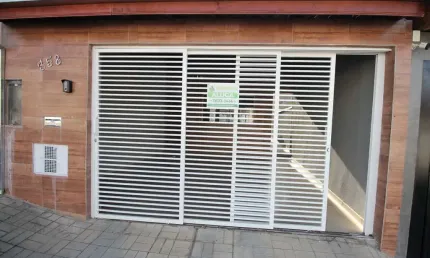 Casa com 2 dormitórios para alugar, 80 m² por R$ 1.600,00/mês - Jardim São Salvador - São João da B