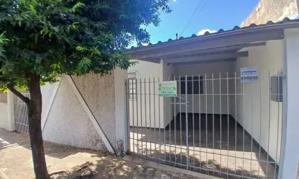 Casa com 2 dormitórios para alugar, 57 m²  - Jardim Nova República - São João da Boa Vista/SP