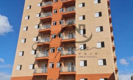 APARTAMENTO DE DOIS DORMTÓRIOS, VARANDA E VAGA DE GARAGEM