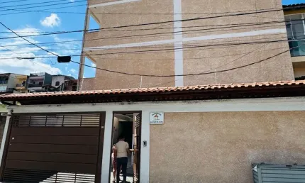 Apartamento de dois dormitórios  em frente ão parque do Carmo