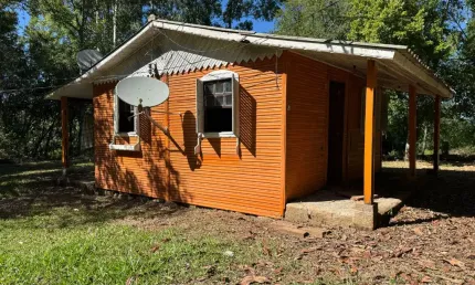 Sítio com casa condomínio fechado com luz, poço artesiano