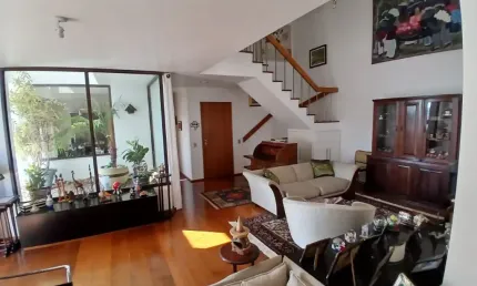 Apartamento Duplex em Higienópolis com 280m², 4 quartos, 3 suites e 5 vagas.