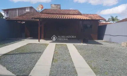 Casa com 3 quartos à venda na SANTA LUZIA, 183, Itacolomi, Balneário Piçarras, 102 m2 por R$ 380.000
