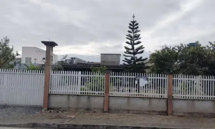 Casa com 2 quartos à venda na Santa Luzia, 75, Itacolomi, Balneário Piçarras, 90 m2 por R$ 650.000