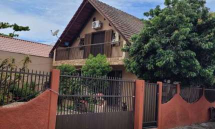 Casa com 4 quartos à venda na João Raimundo Anacleto, 149, Centro, Penha, 160 m2 por R$ 1.000.000