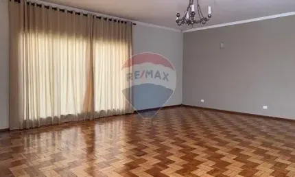 Casa com terreno amplo de 815 metros excelente para investidores / comerciantes / construtores