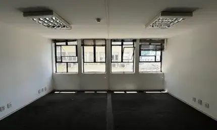 Conjunto Comercial de 148m² no Coração do Centro de São Paulo | Oportunidade Imperdível!