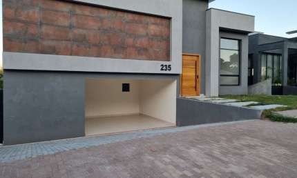 Casa de 552 M² de área construída na região do Alphaville - Grana Viana!