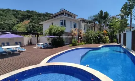 Camburi á Venda - 05 Suites - Condominio Fechado - 500 mts da Praia