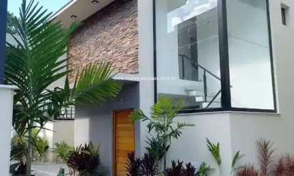 Casa á venda em Boiçucanga - Perto do shopping - Piscina Privativa