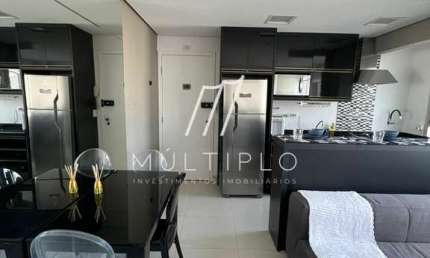 Apartamento totalmente mobiliado em andar alto na Rua Frei Caneca para locação