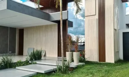 Vendo - Moderna casa térrea em terreno de 380 m2 e 205 m2 de área construída.