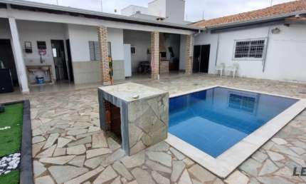 Vendo Caso no Bairro Dom Bosco próximo ao Shopping Pantanal Cuiabá - MT.