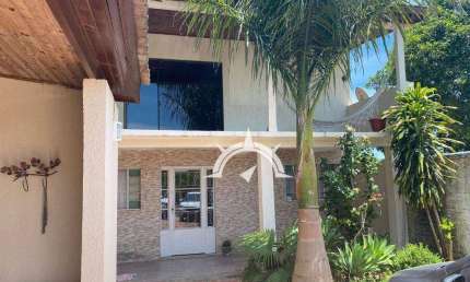 Excelente casa de 2 pisos para VENDA no Jardim Planalto