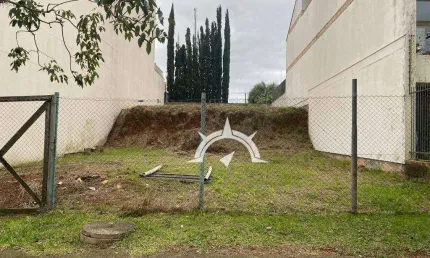 Terreno à venda na Rua Walter Kaufmann, 420, Jardim Planalto, Porto Alegre