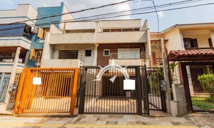 Sobrado com 4 dormitórios à venda, 209 m² por R$ 800.000,00 - Vila Ipiranga - Porto Alegre/RS