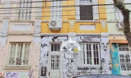 Sobrado com 4 dormitórios à venda, 200 m² por R$ 720.000,00 - Centro - Porto Alegre/RS