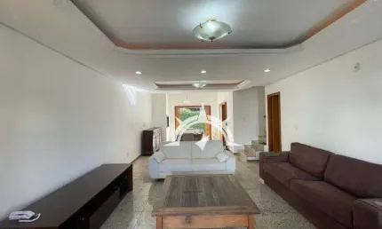 Casa com 3 dormitórios para alugar, 240 m² por R$ 7.810,00/mês - Sarandi - Porto Alegre/RS