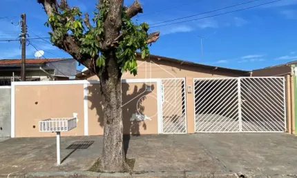 Casa com 3 quartos à venda na Rua Ézio Banzato, 3107, Núcleo Habitacional Nova Marília, Marília