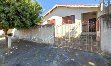 Casa com 3 quartos à venda na Rua Daury Bernardino Fernandes, 1122, Jardim dos Lírios, Marília