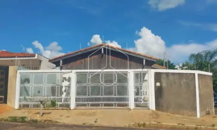 Casa com 3 quartos à venda na Rua Matsugoro Matsumoto, 10776, Jardim Cavallari, Marília
