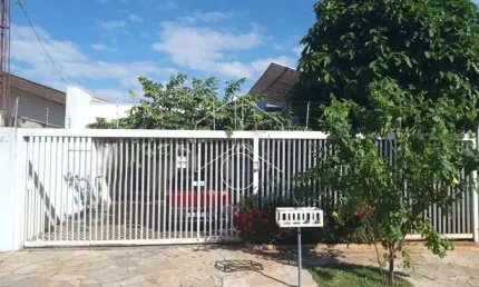 Casa com 3 quartos à venda na Rua do Calvário, 6096, Jardim Cristo Rei, Marília