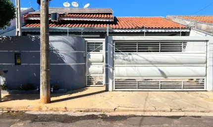 Casa com 3 quartos à venda na Rua Olga Ravanelli, 0, 10165, Núcleo Habitacional Costa e Silva, Marília