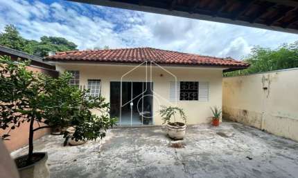 Casa com 3 quartos à venda na Rua Nelson Azevedo, 6161, Conjunto Residencial Sargento José Carlos Alves Ferreira, Marília, 166 m2 por R$ 330.000