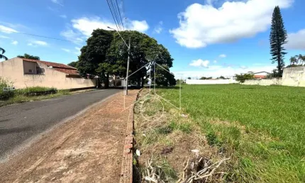 Terreno à venda na Rua Caiçara, 88, Alto Cafezal, Marília