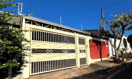 Casa com 4 quartos à venda na Rua José Rodrigues Dias, 0, 10197, Conjunto Habitacional Vila dos Comerciários II, Marília