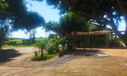 SÍTIO EM FRUTAL/ MG -  COM CASA E COMÉRCIO  OPORTUNIDADE PARA ÓTIMO FATURAMENTO MENSAL