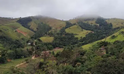 CHÁCARA COM LINDA VISTA PRÓXIMO AO CENTRO DE SÃO FRANCISCO XAVIER/SP