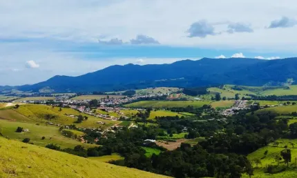 SÍTIO EXCELENTE PARA POUSADA COM CACHOEIRA E LINDA VISTA EM JOANÓPOLIS/SP