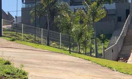 MARAVILHOSA CHÁCARA DE  ALTO PADRÃO EM FRENTE A REPRESA EM IGARATÁ/SP