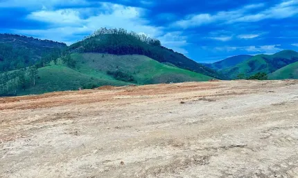 BELO TERRENO NA SERRA DA MANTIQUEIRA- SÃO FRANCISCO XAVIER