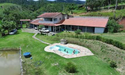 LINDO SÍTIO COM CASA INCRÍVEL EM SÃO JOSÉ DOS CAMPOS/SP