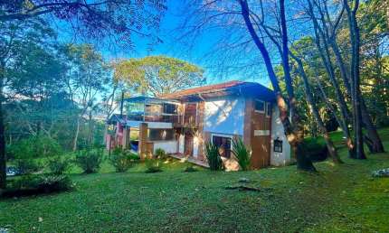 SÍTIO INCRÍVEL COM NATUREZA EXUBERANTE EM UMA REGIÃO ENCANTADORA DA SERRA DA MANTIQUEIRA