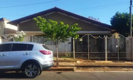 Casa com 5 quartos à venda no Estudantil, Frutal 
