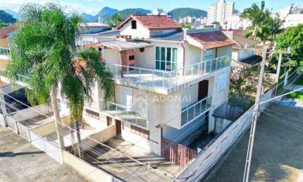 Sobrado com 5 dormitórios à venda, 150 m² por R$ 774.000,00 - Centro - Guaratuba/PR