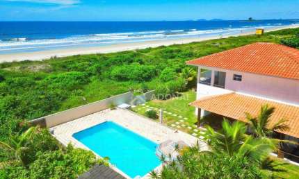 Residencia de FRENTE PARA O MAR4 dormitórios à venda, 265 m² por R$ 2.600.000 - Coroados - Guaratuba/PR